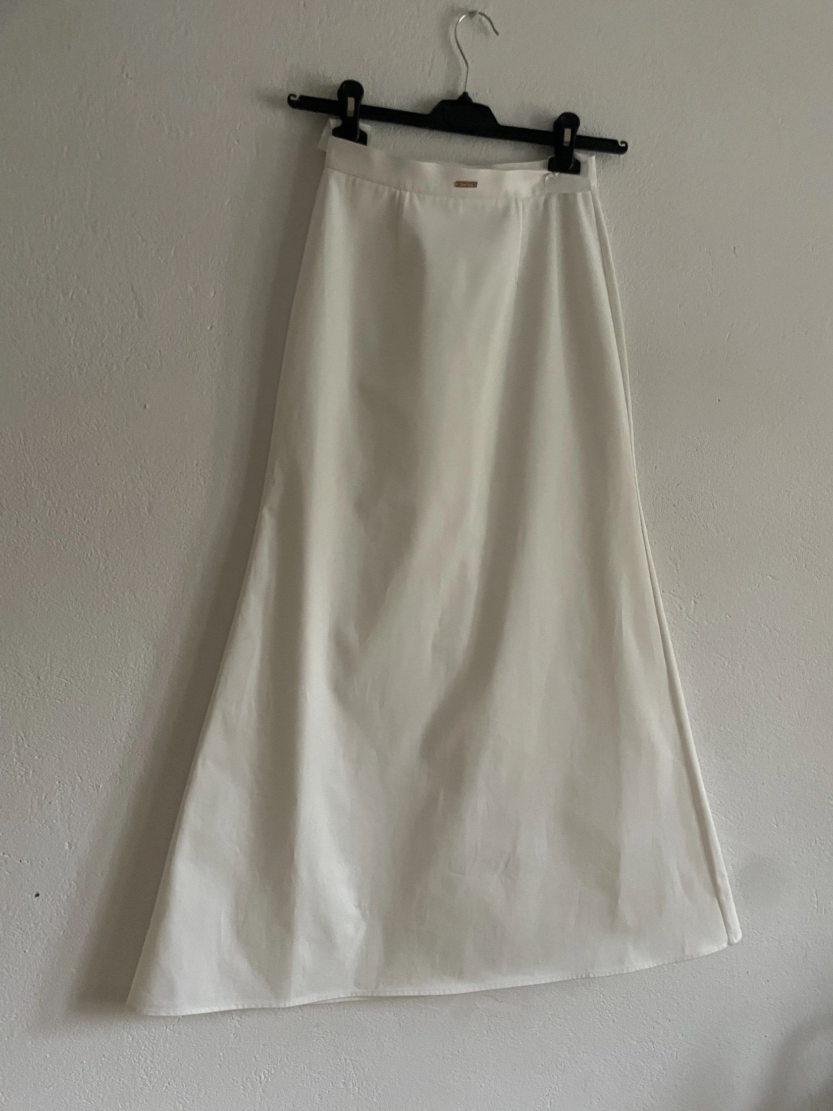 Trapeze skirt product photo — input