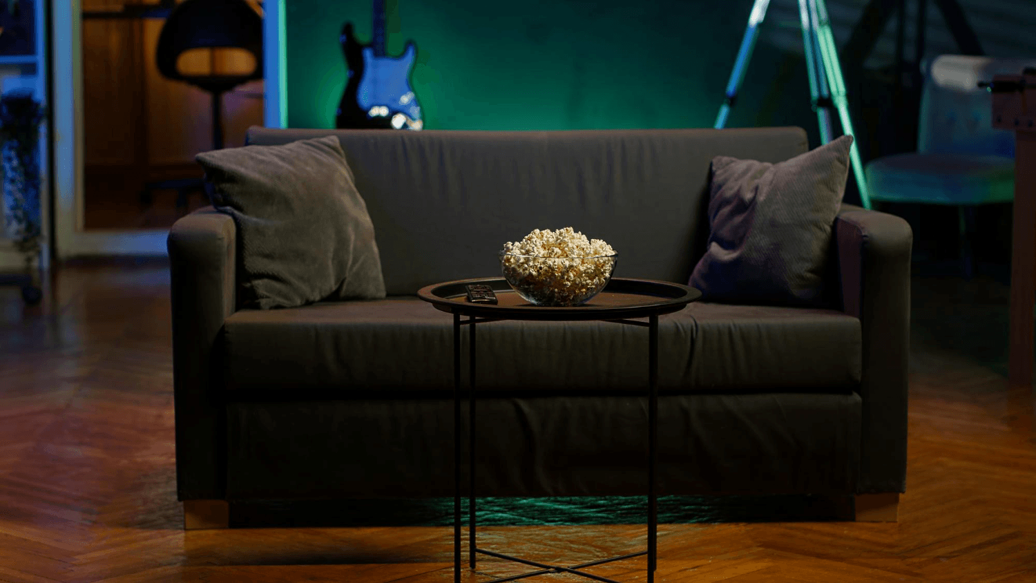 Example furniture photo used as the guide cover image